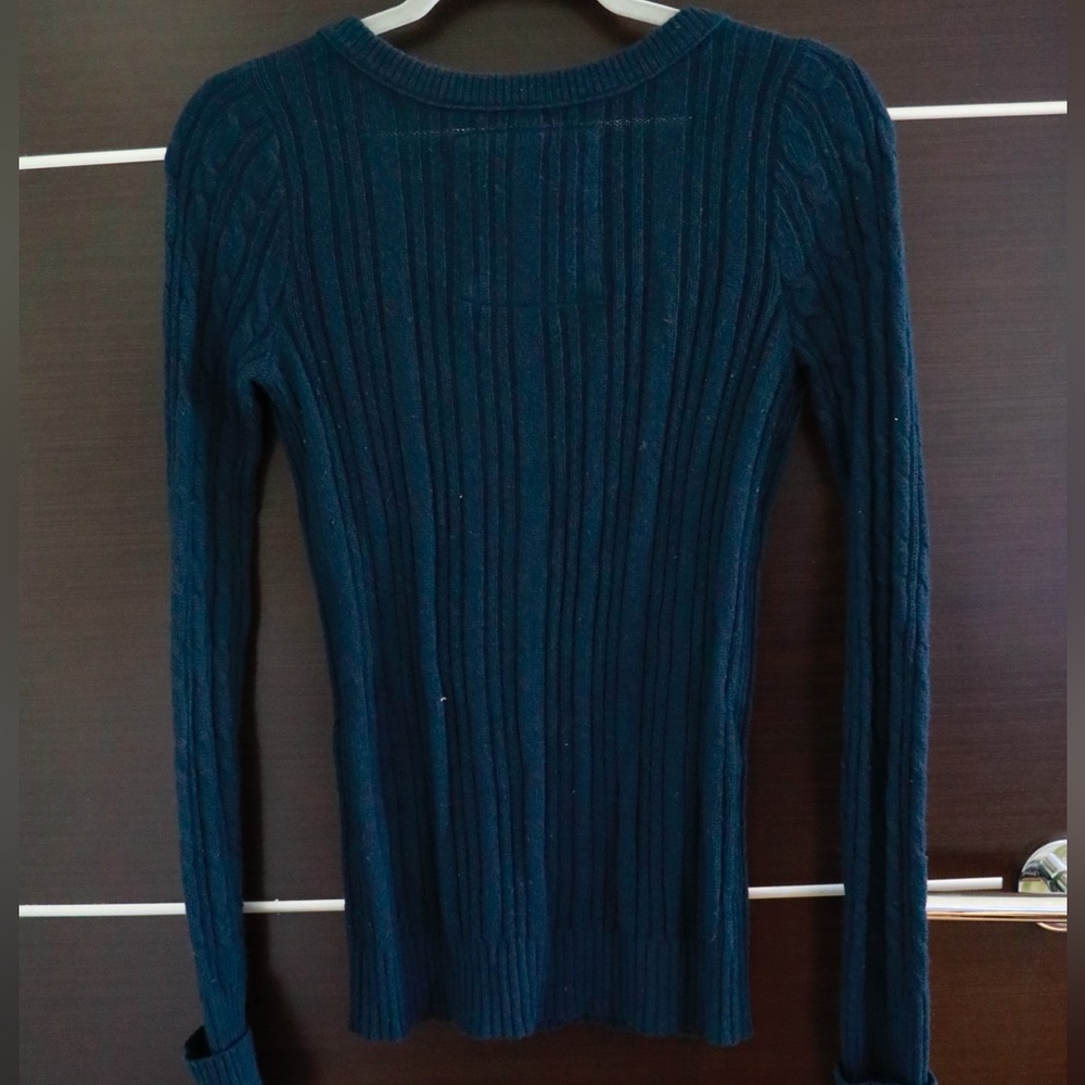 Navy Blue Cable Knit Hollister Sweater (M) - Picture 2 of 3